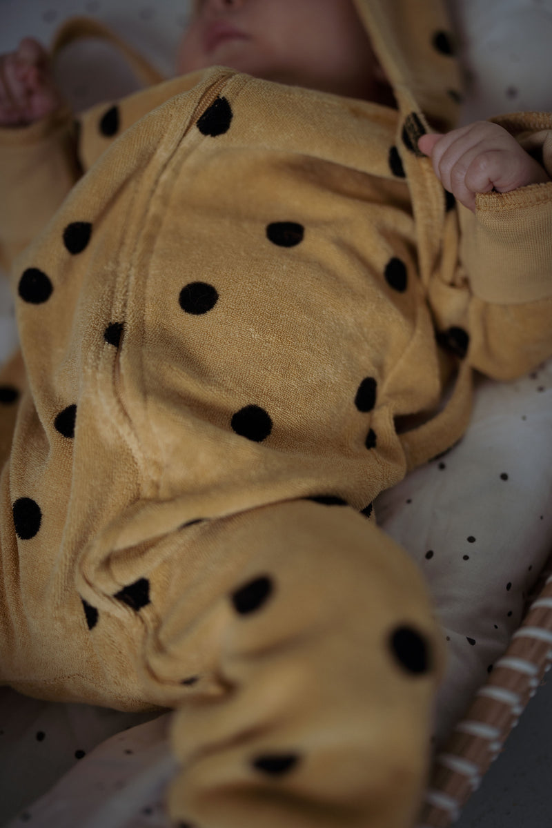 CAMEL SPOT TERRY TOWEL SLEEPSUIT