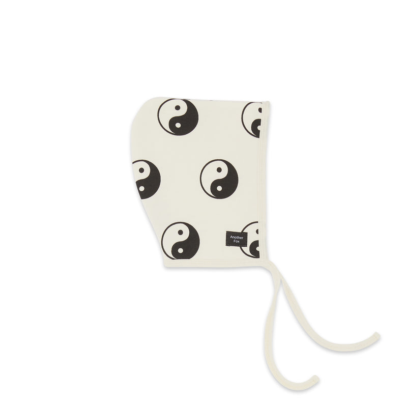 YIN YANG BABY BONNET (£14)
